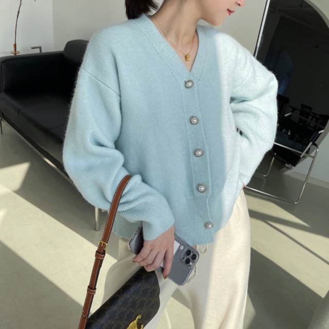 Pearl button V-neck soft knitted cardigan A476