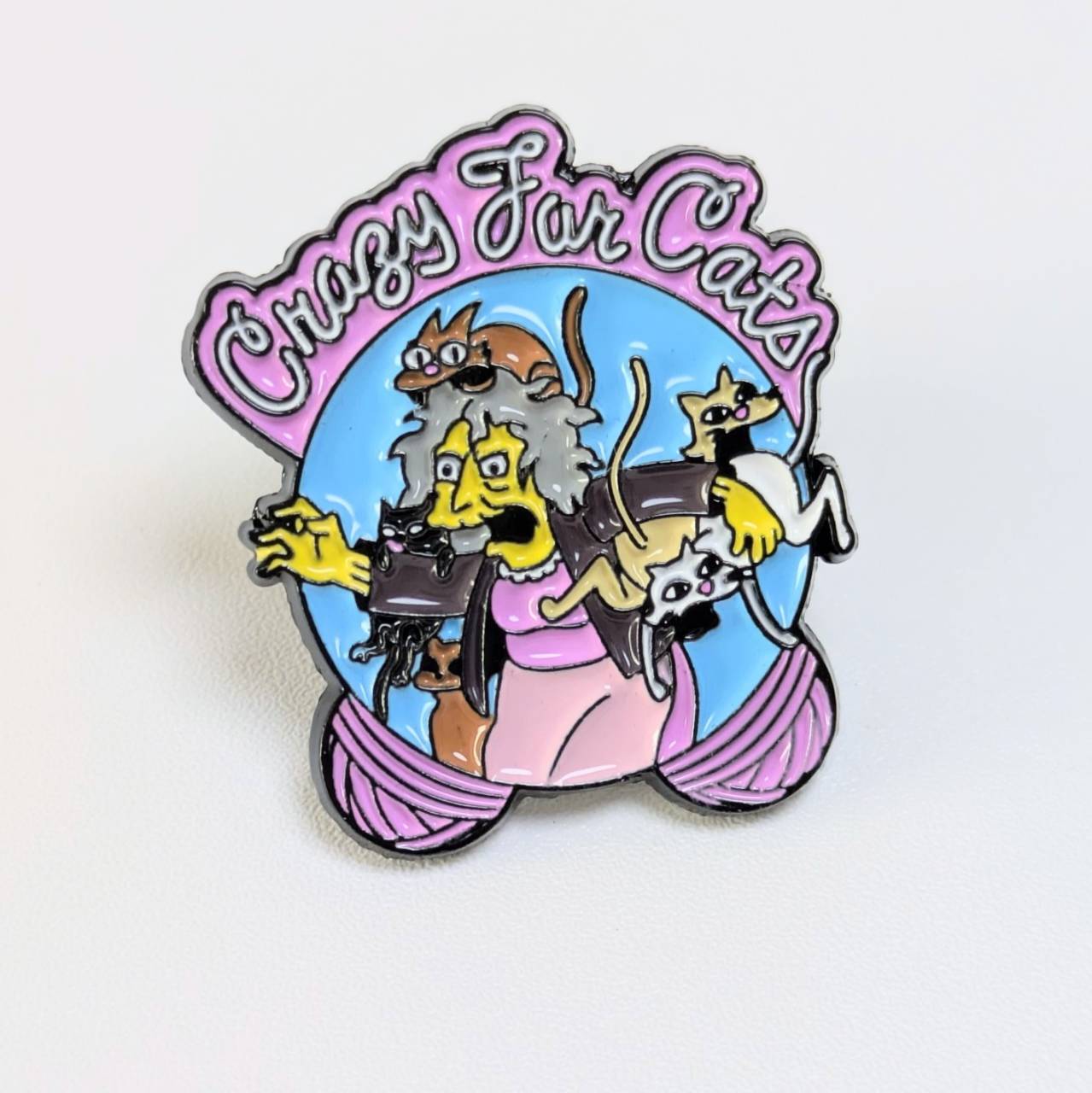送料無料！ ★ピンズ PINS★ピンバッジ 【 The Simpsons ・ザ シンプソンズ   】 “ Crazy For Cats ”〚アメリカン雑貨 アメトイ〛
