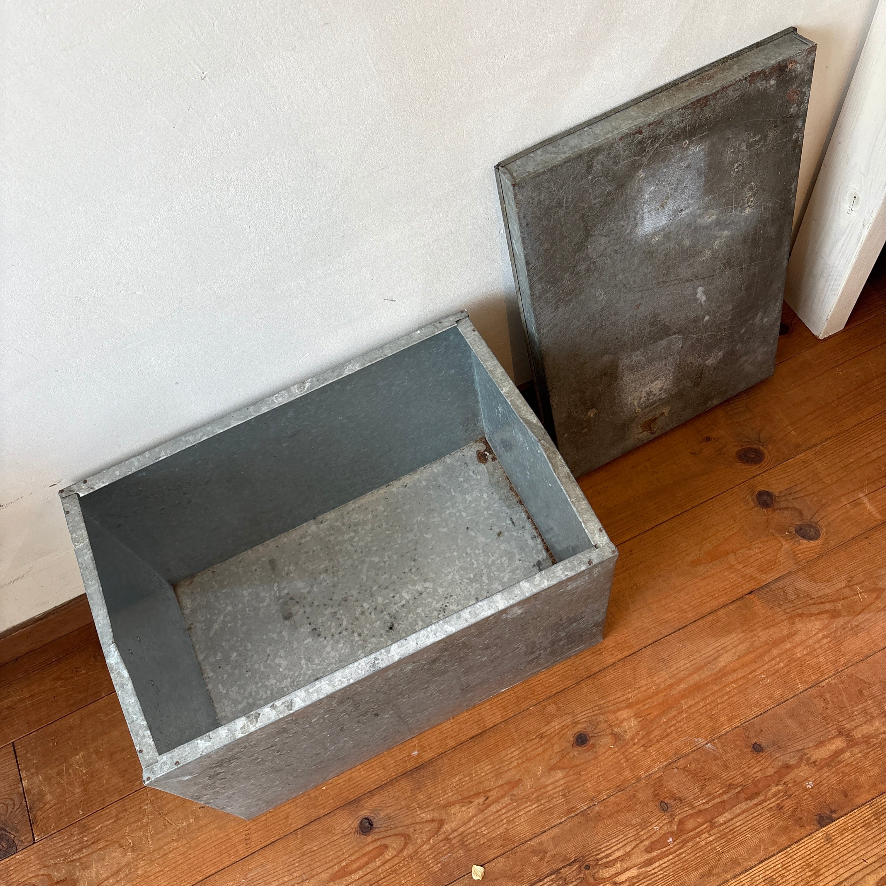 ブリキの箱、アンティーク、蓋つき、昭和レトロ　アンティークカゴ収納、まとめ売り 楽天市場】ブリキ ボックス アンティークの通販