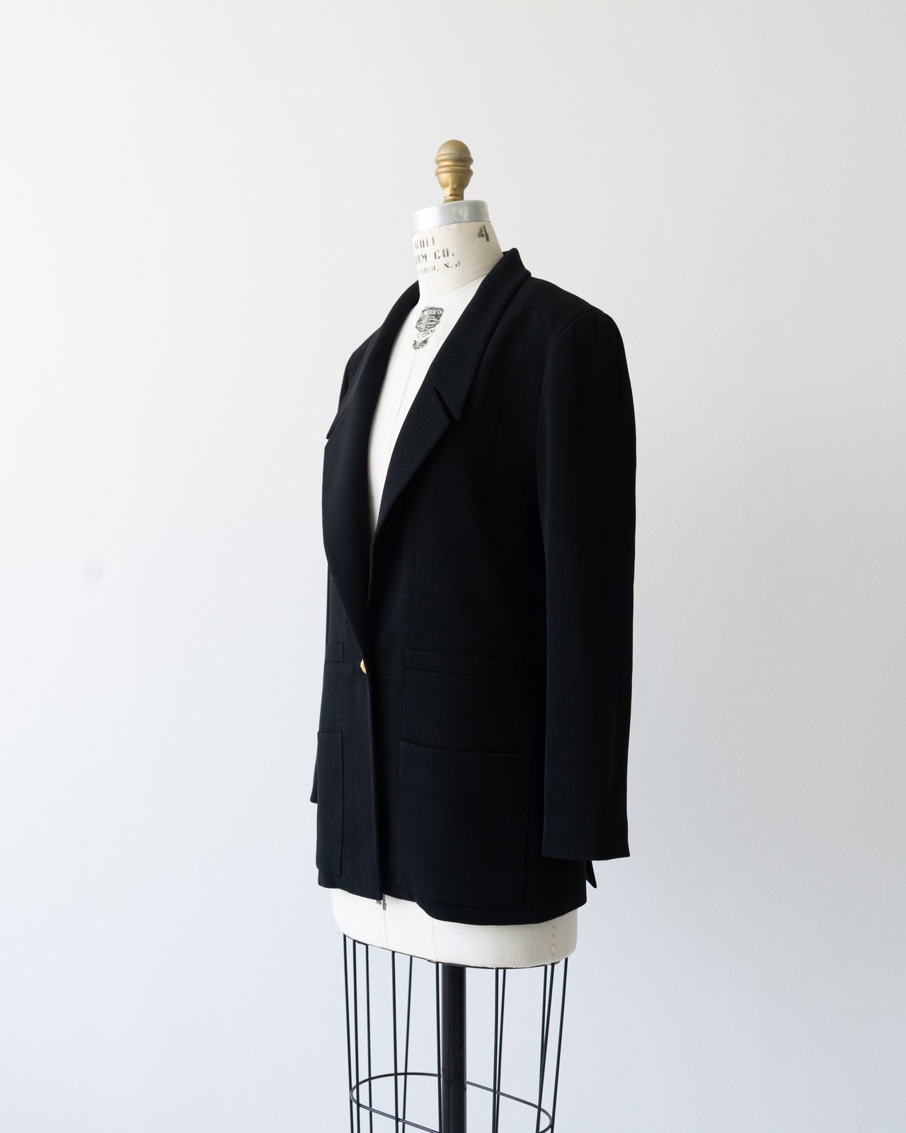 〈CHANEL〉CC Button Jacket P12742 V07120