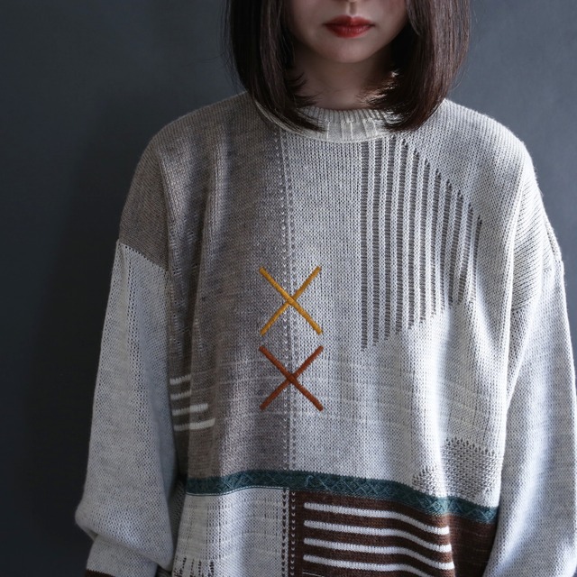 switching design  3D knit loose sweater 