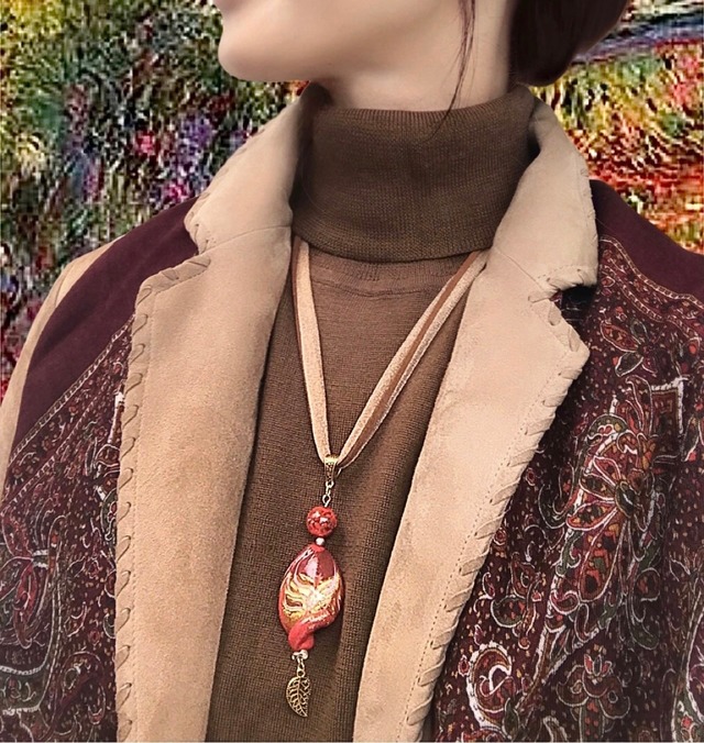 レッドエリカリーフネックレス