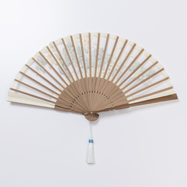額透かし彫扇 紗月 わすれな草 白