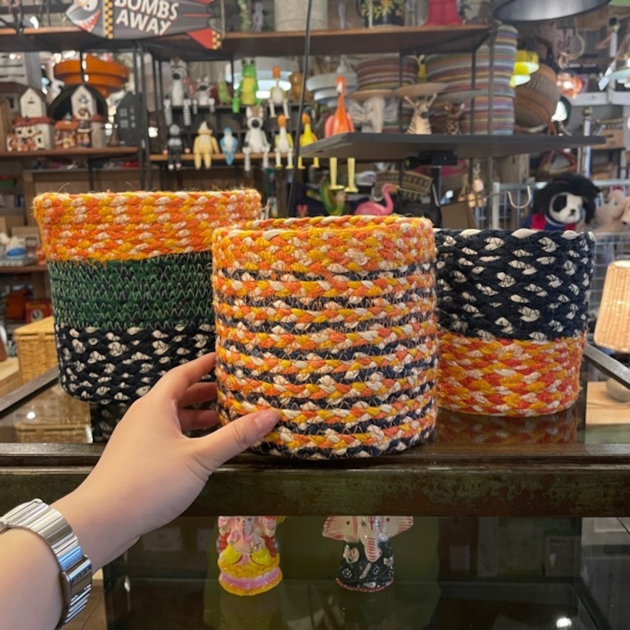Bangladesh basket cylinder colorful L / バングラデシュ バスケットシリンダー カラフル L ジュート ハンドメイド 収納カゴ 小物入れ リビング インテリア雑貨 編みかご 手編み ギフト プレゼント かわいい