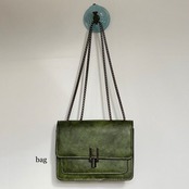 大人のスクエアチェーンバッグ