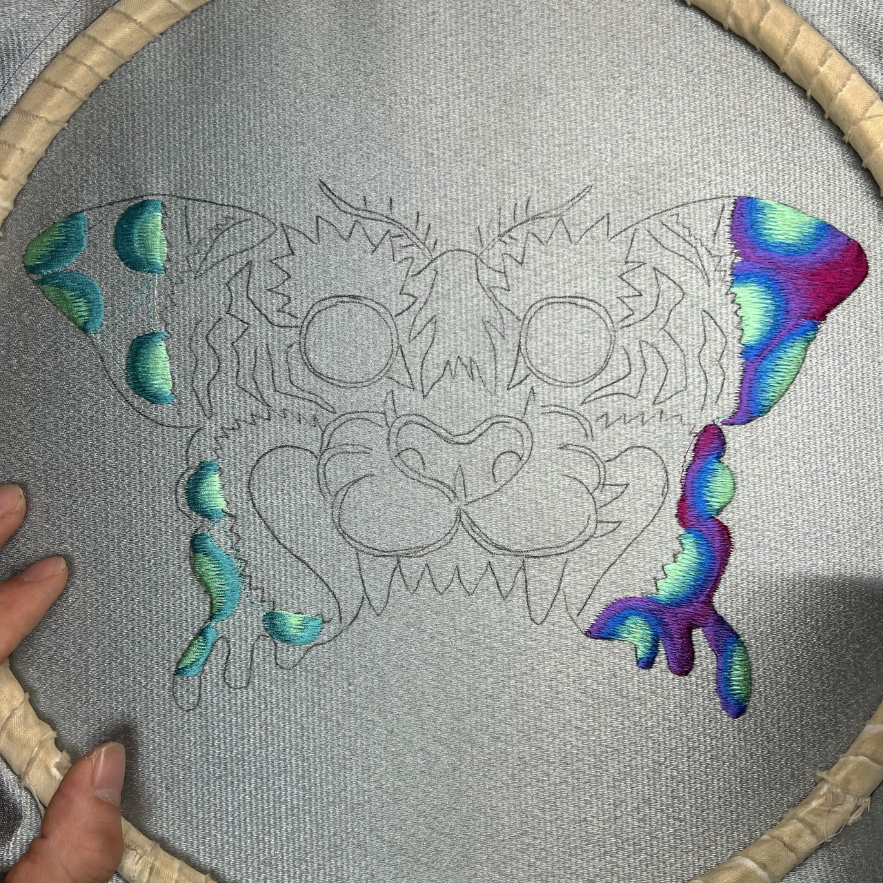 蛾虎横振り刺繍パネルサイケデリックF4