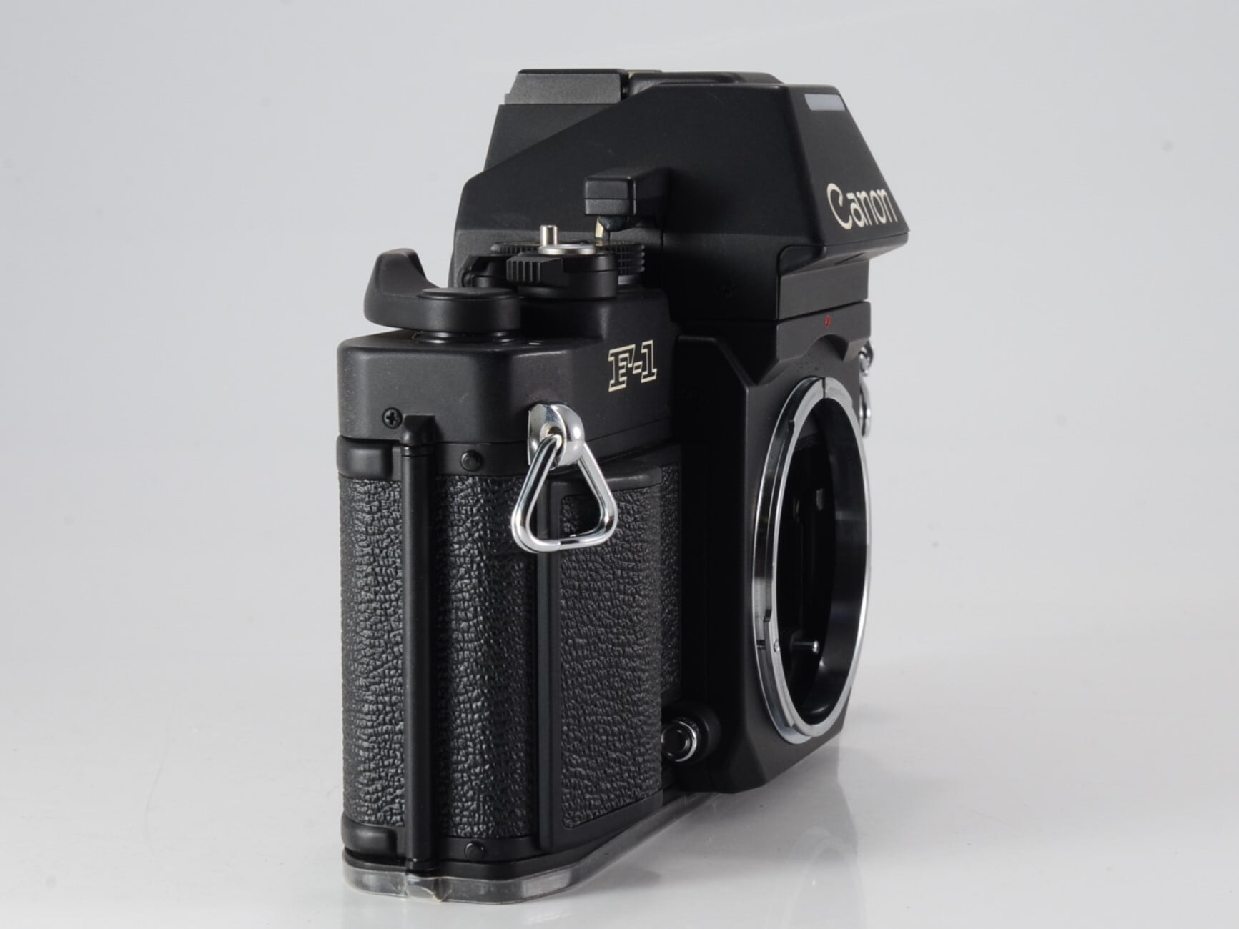 Canon New F-1 AEファインダー　一眼レフカメラ 映画の中の、あのカメラ｜01 スパイダーマン（2002）キヤノンNew F-1