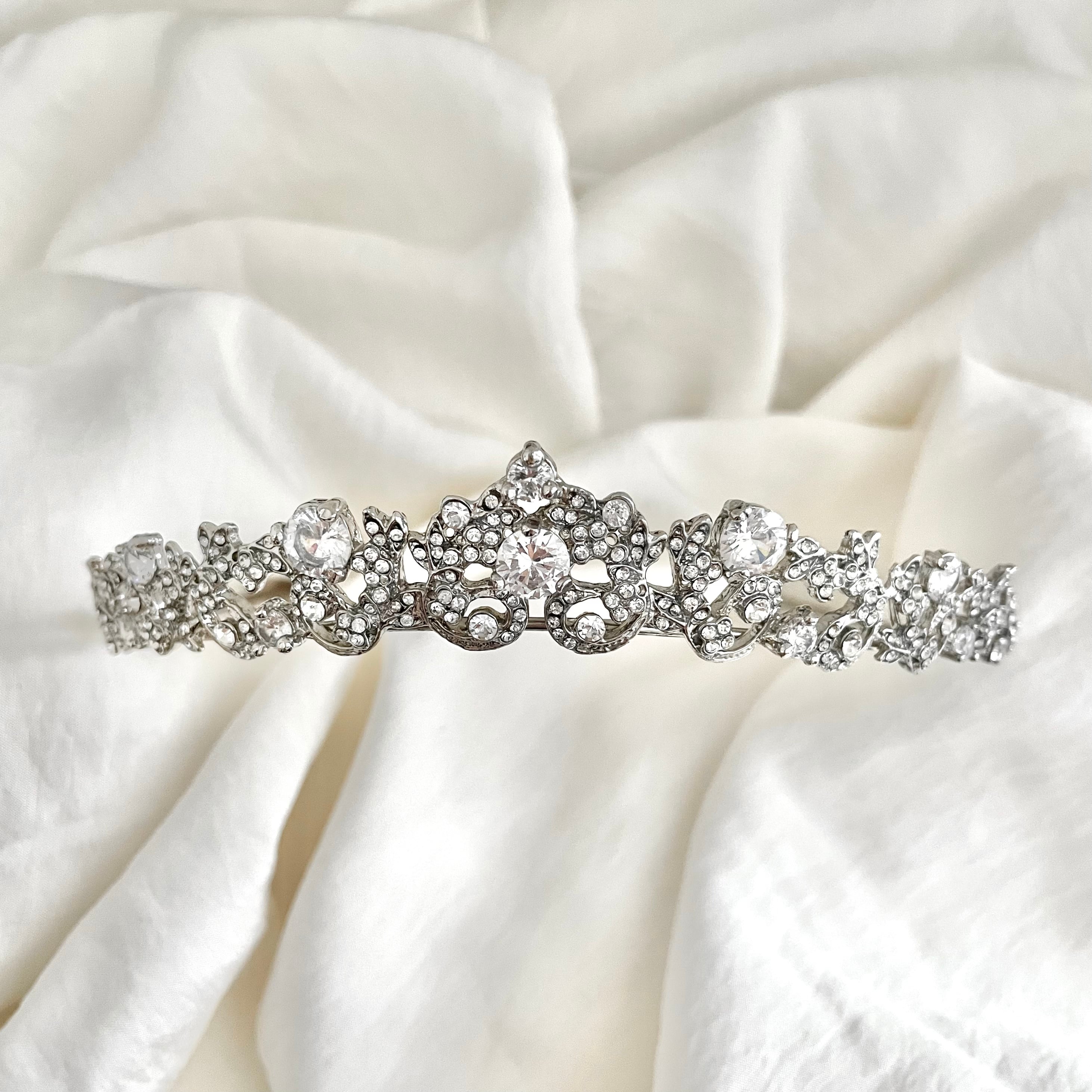 【レンタル３泊４日】アイボリーアンドコー クレメンタイン ティアラ(Ivory&Co./Clementine tiara) | Muguet  Jewel オシャレな大人花嫁のウェディングアクセサリー/ イヤリング加工 金属アレルギー対応 powered by BASE