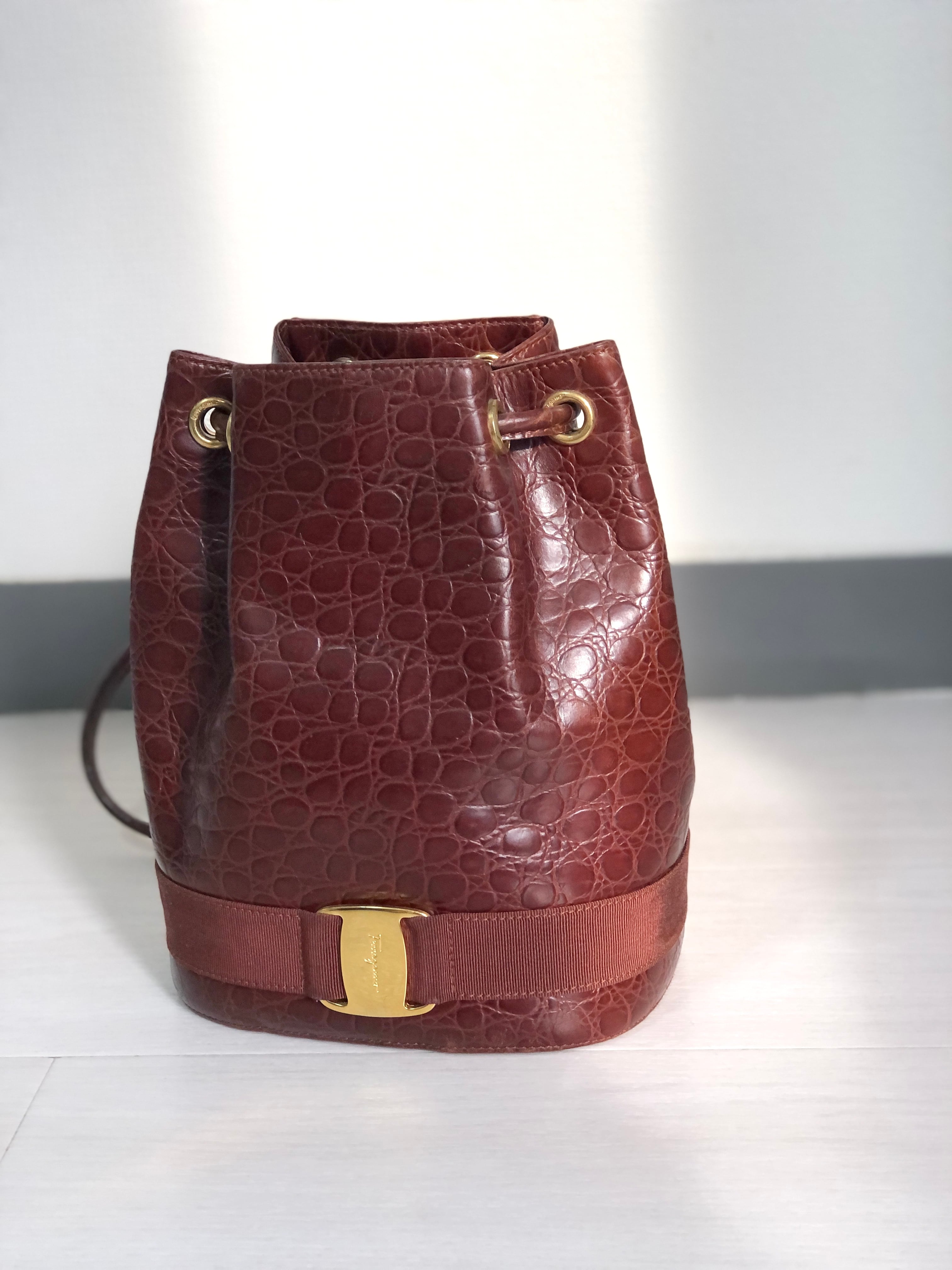 Salvatore Ferragamo フェラガモ ヴァラ クロコ型押し レザー バッグパック リュック ブラウンvintage ヴィンテージ  オールド 76zhn3 | VintageShop solo powered by BASE