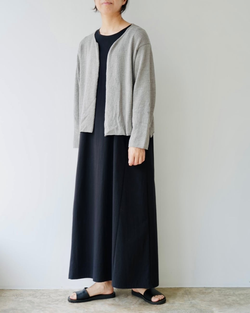Yoli シンプルスリーブレスワンピース | Vie