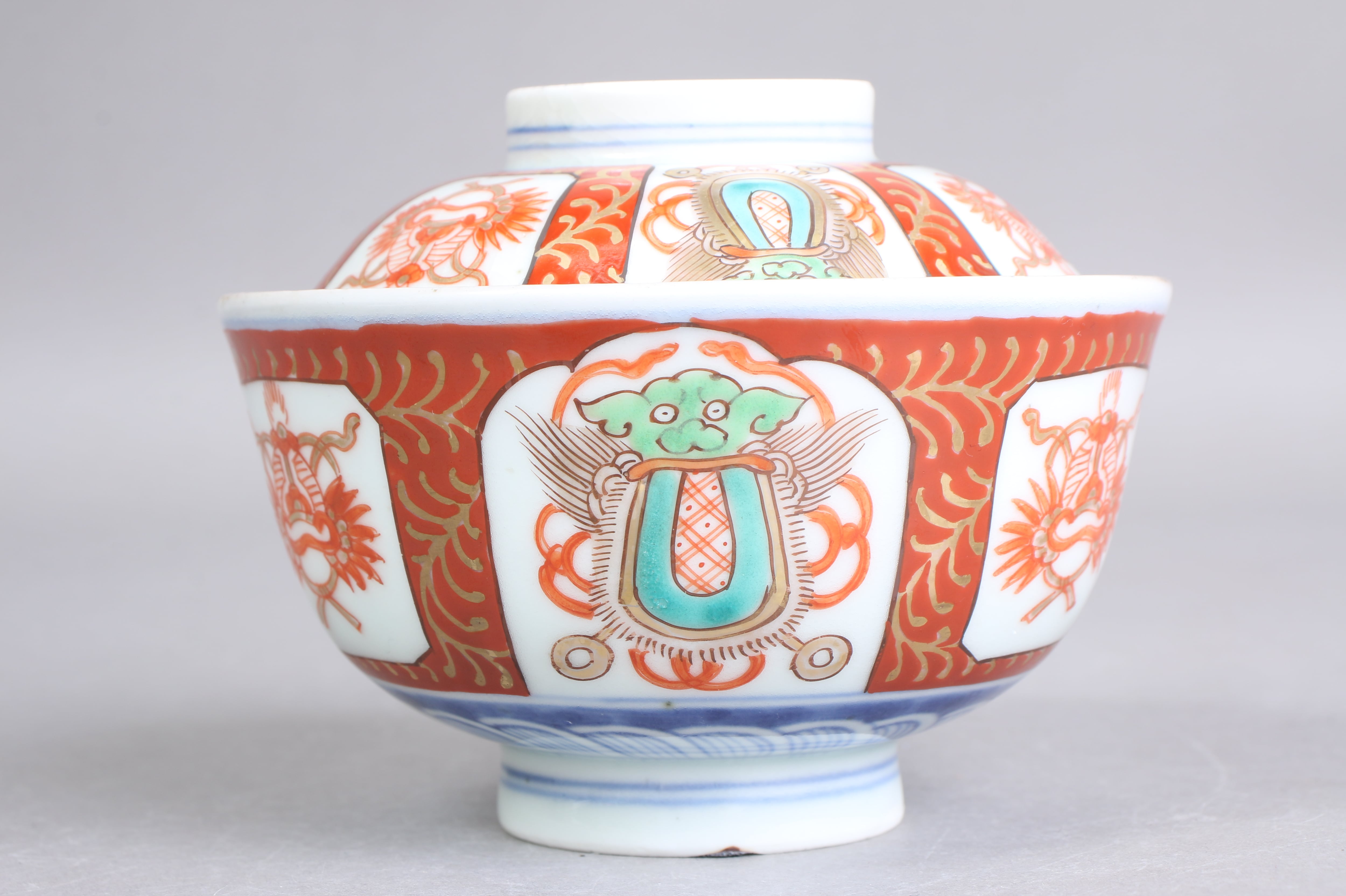 カマキズ 高台カケ 貫入 伊万里焼 色絵 獅子宝珠瓔珞文 蓋茶碗 A