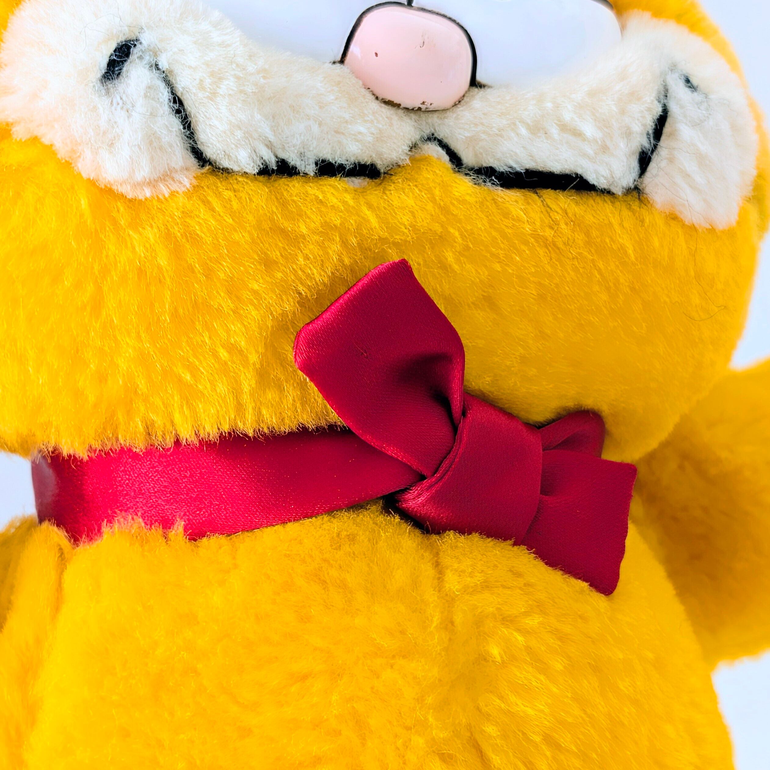 ☆ VINTAGE 1980年代初期 ☆【 Garfield ( ガーフィールド ) 】『 ガーフィールド キャスケット&蝶ネクタイ』ぬいぐるみ / プラッシュ / plush / 1980年代年製 〚アメリカン雑貨 アメトイ〛