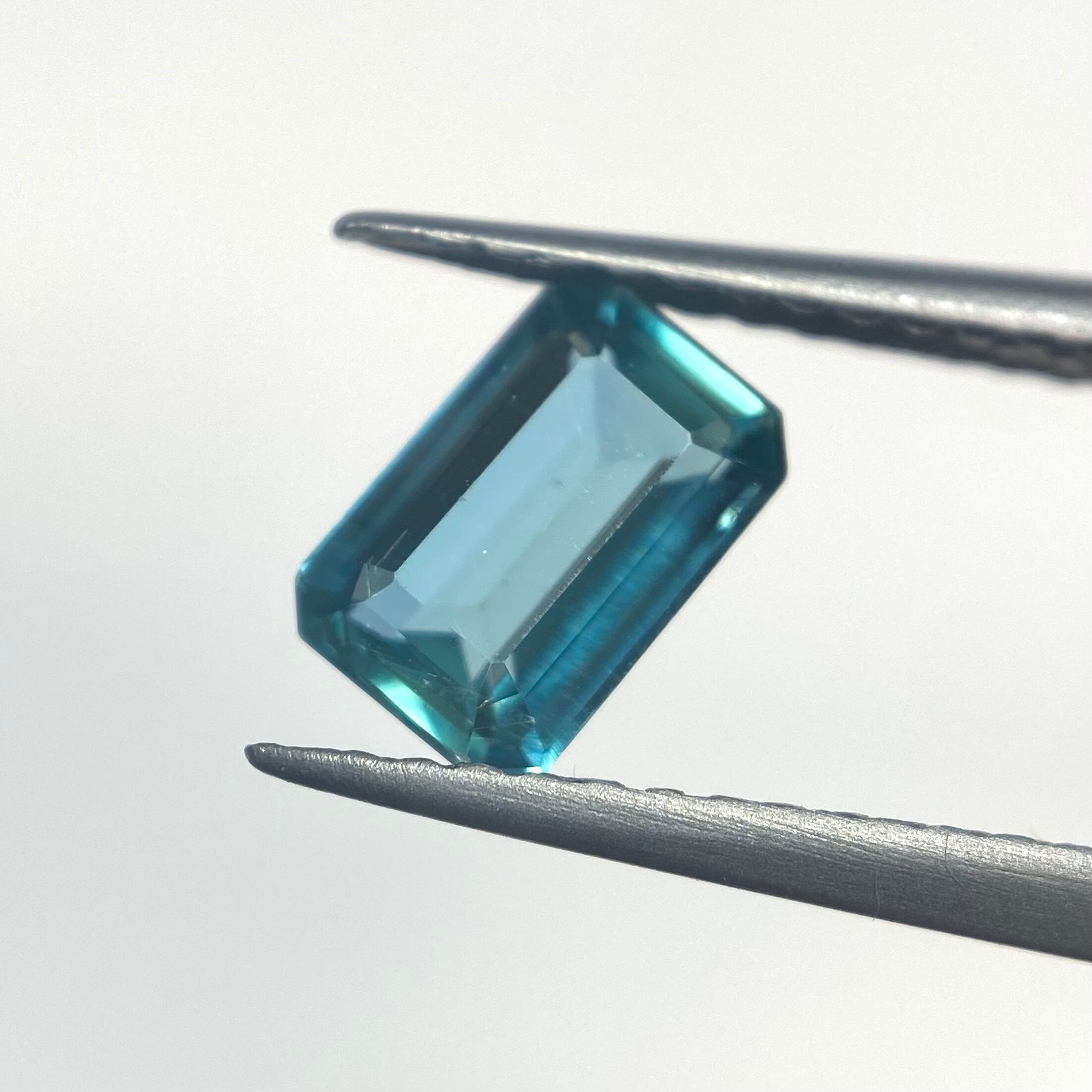 海色　カイヤナイト