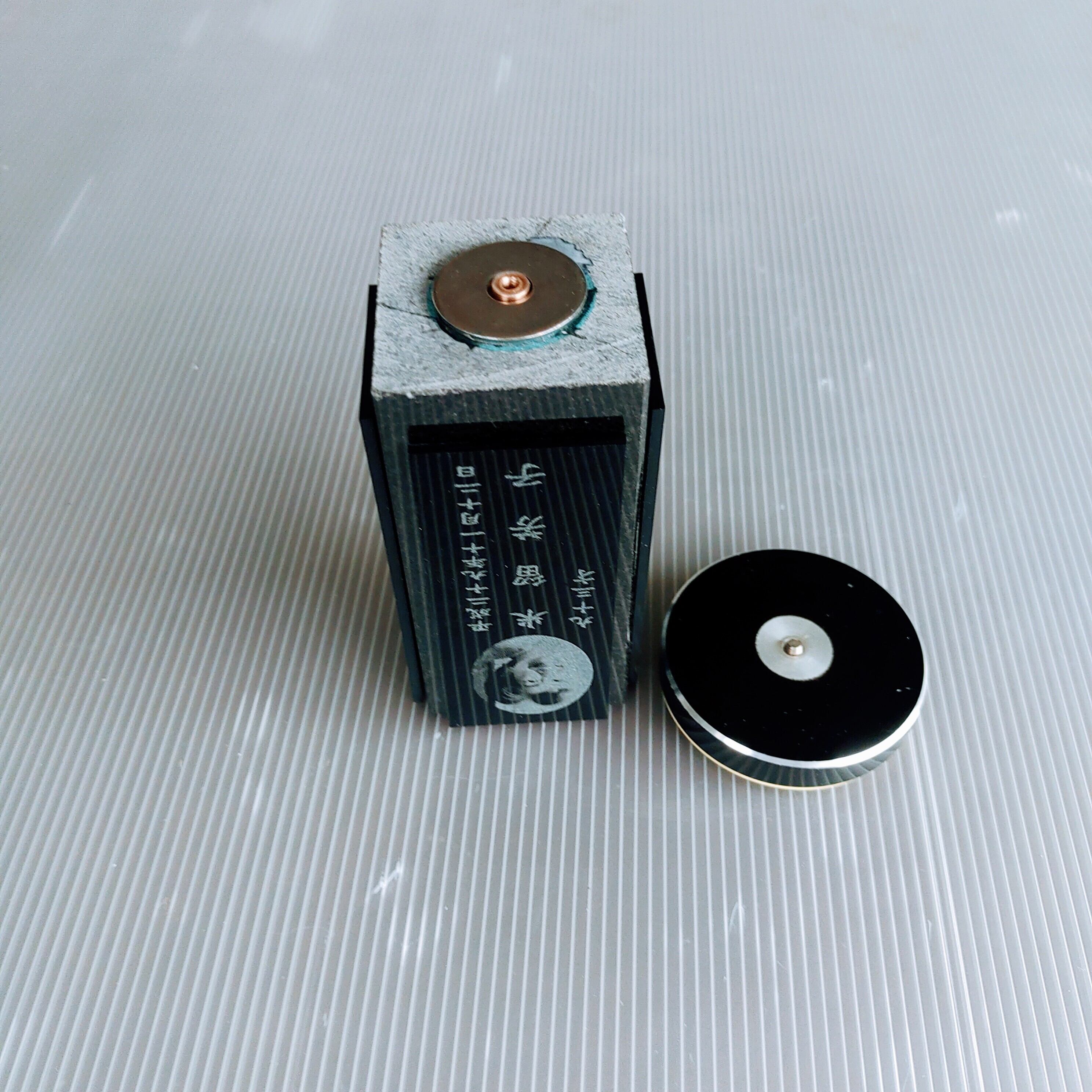 回転位牌　４人用悠想天回　4R50A黒　3名様分