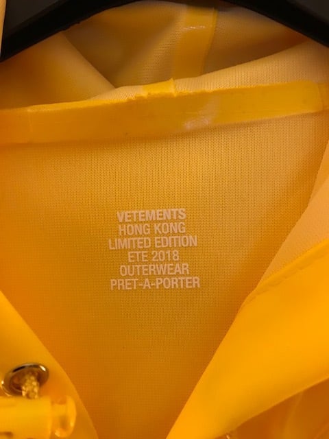 香港限定☆激レア☆VETEMENTS ヴェトモン × DHL コラボ パーカー 香港限定☆激レア☆VETEMENTS ヴェトモン × DHL コラボ パーカー