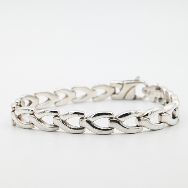 Modern Style Curvy Design Link Bracelet / Denmark