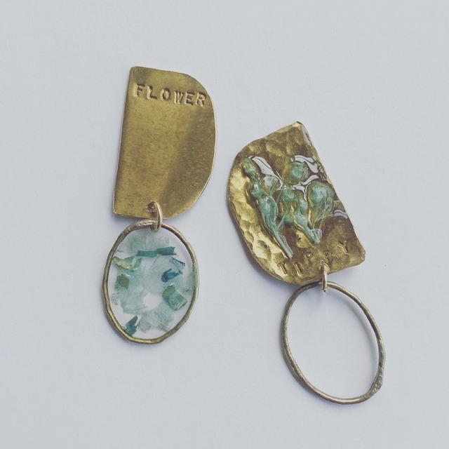 plate earrings / pierce