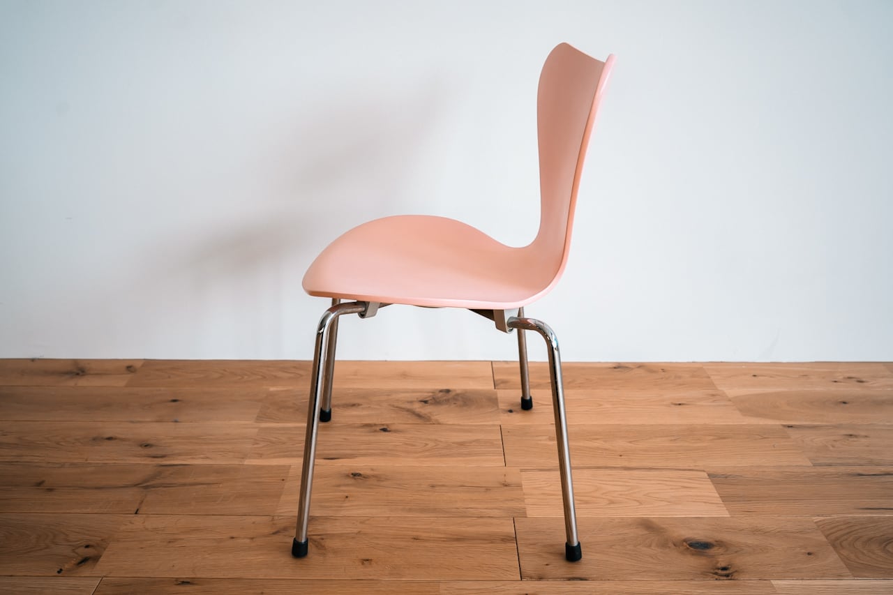小さなセブンチェア｜Arne Jacobsen（アルネ・ヤコブセン