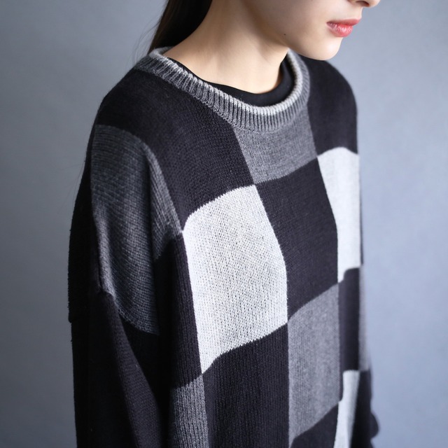 monotone panel pattern high gauge knit over size sweater