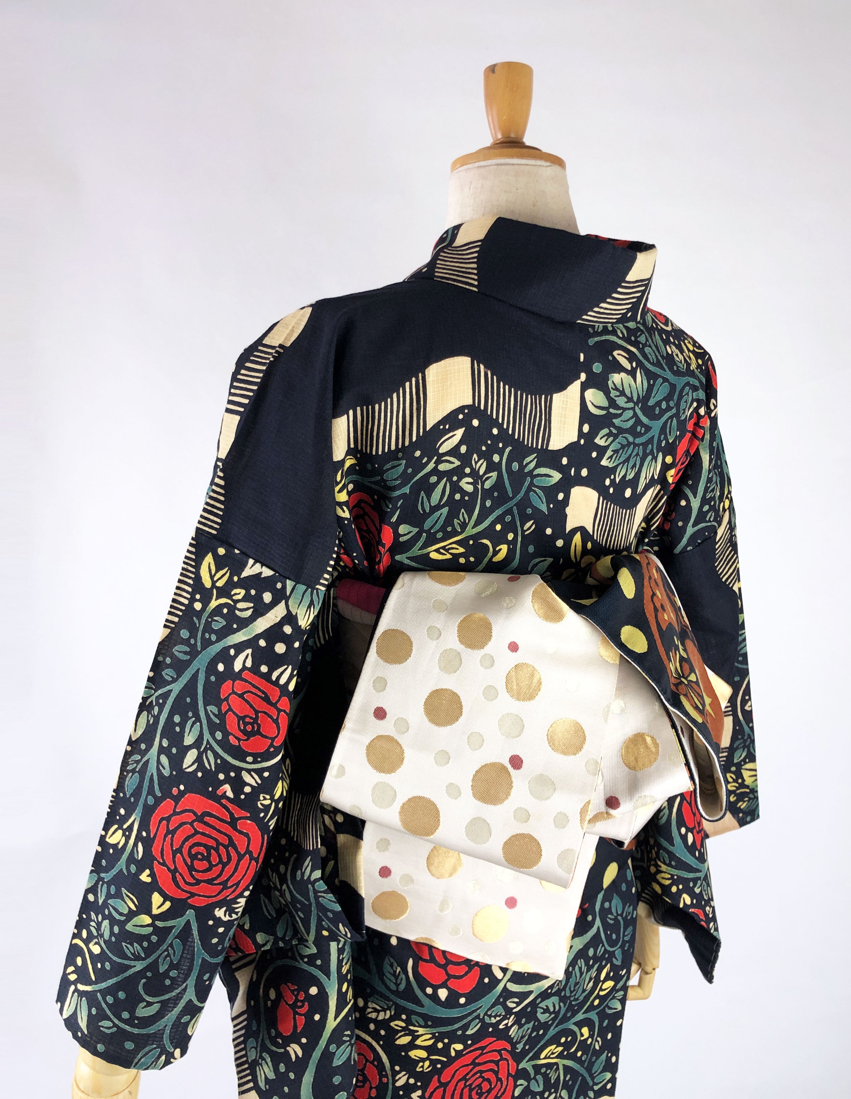 M、L寸即納品あり】注染浴衣「波縞薔薇」ブラック 仕立て上り | 重宗