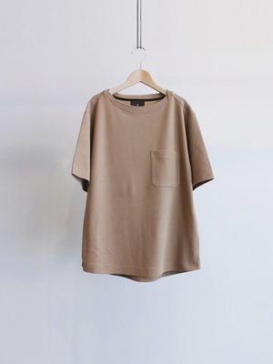 Garage.U.W CUFFED BOAT NECK S/S BEIGE