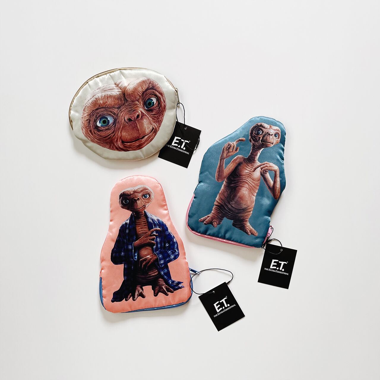 E.T. satin pouch “I'll be right here”