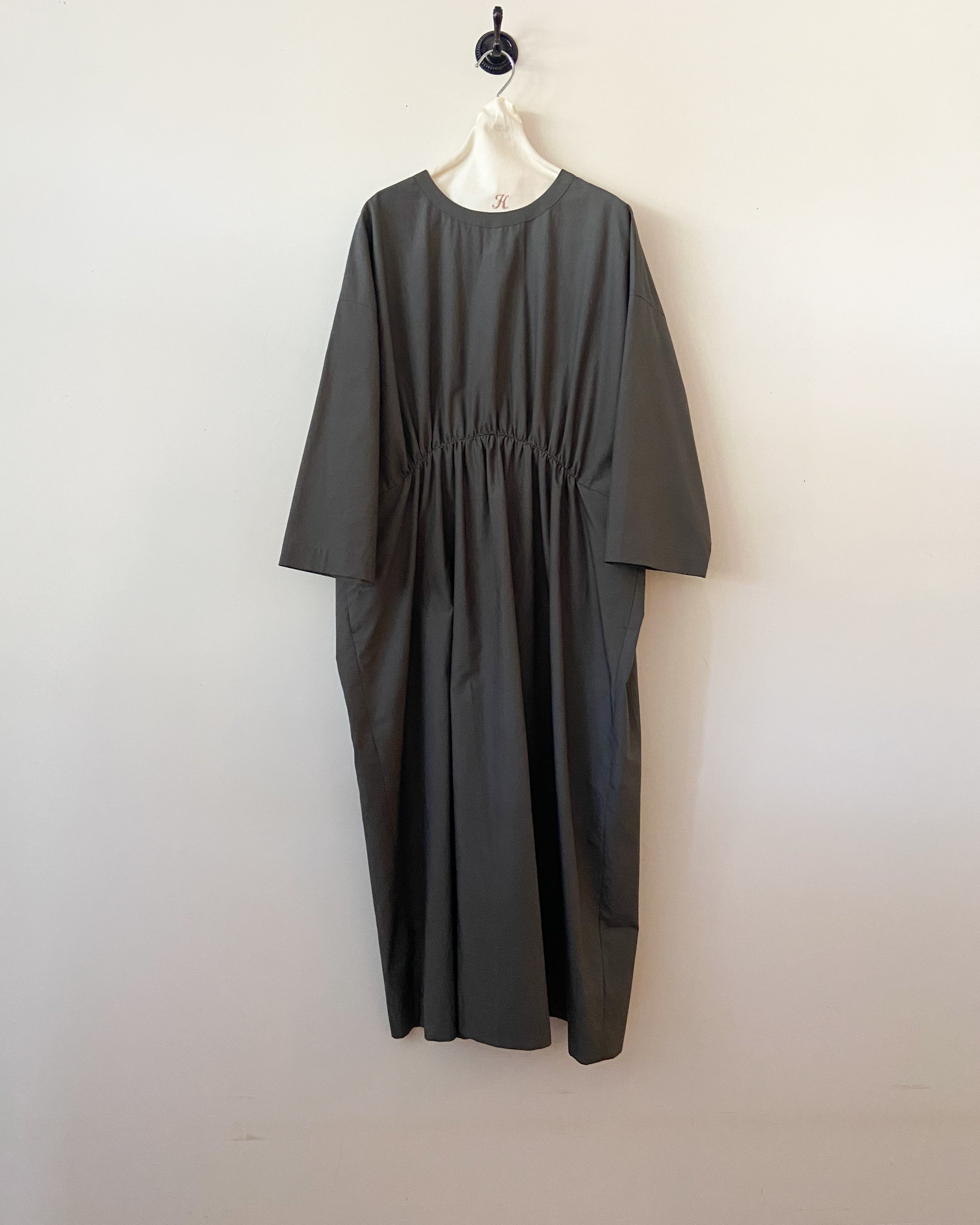 SI-HIRAI (スーヒライ)  リラックスドレス RELAXED DRESS