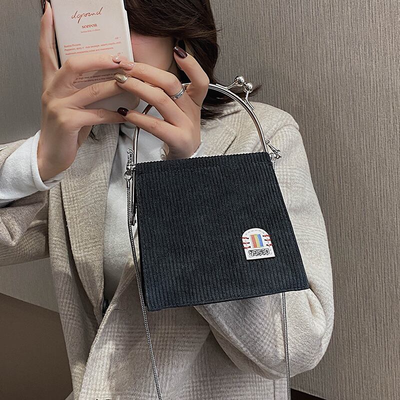 チェーン オータムウィンターレッドスウェード 秋物 冬物 メッセンジャーバッグ 手作りハンドバック68020109768