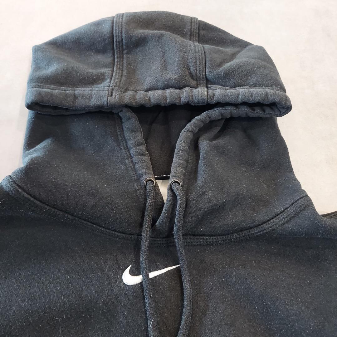ナイキ パーカー 古着 センタースウッシュ トラビス 刺繍 XL 黒 16330