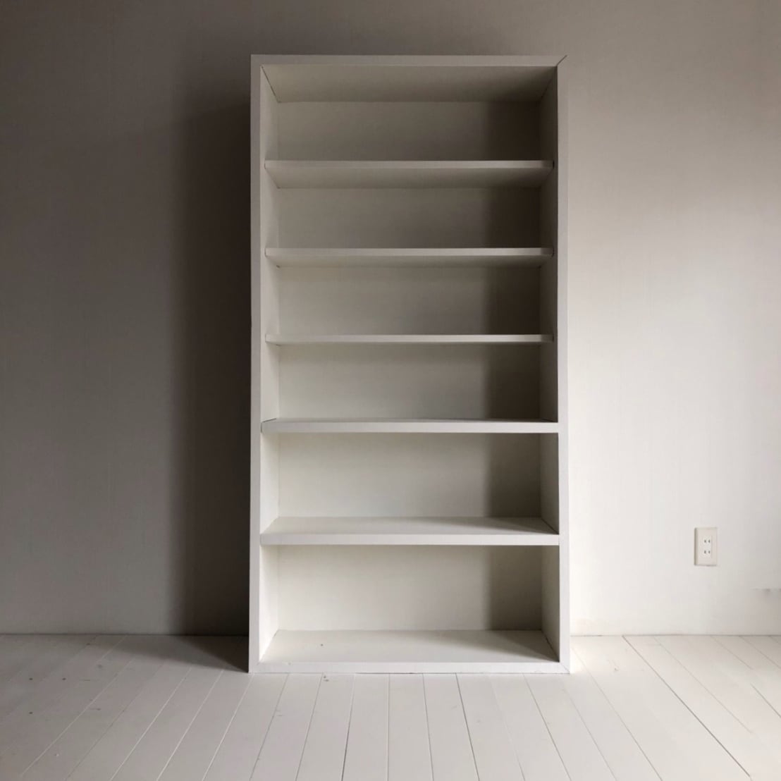 白い本棚　/古道具 sold out