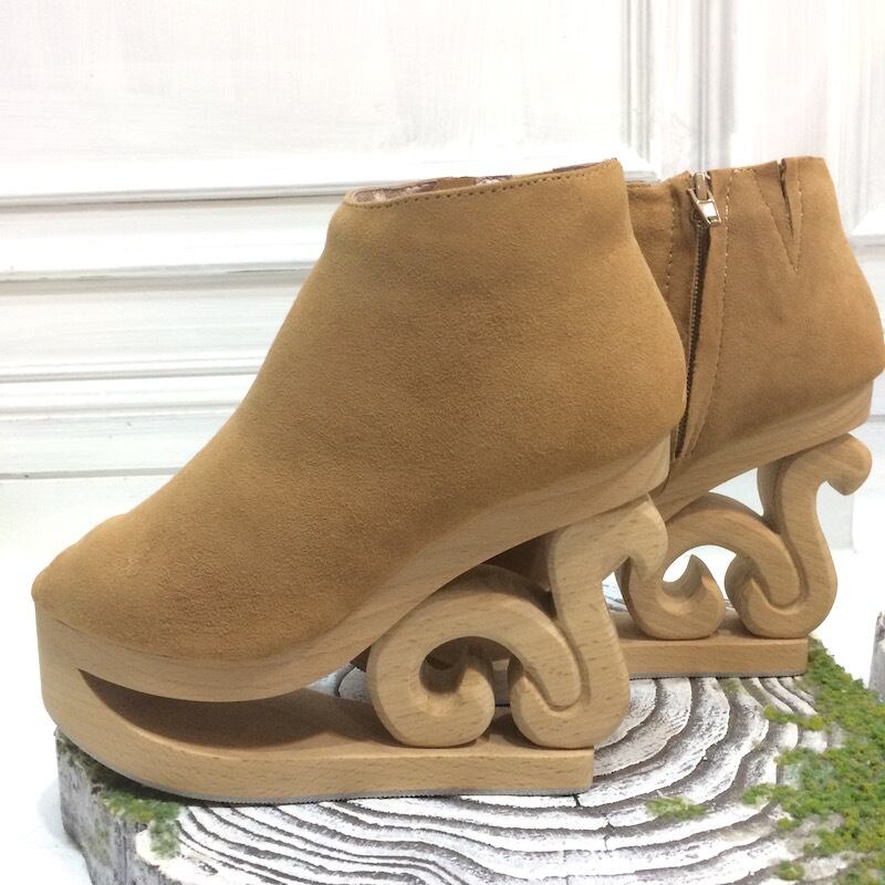 Jeffrey Campbell | 2月