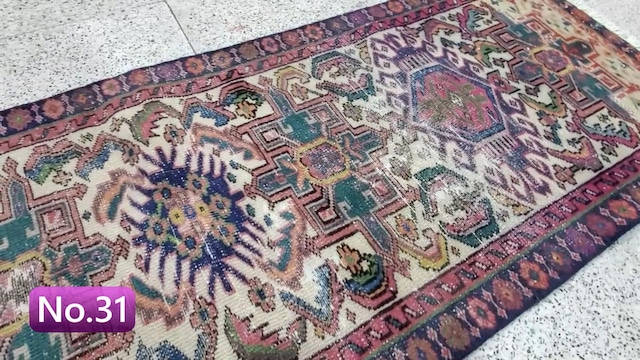 絨毯クエスト53【No.31】※現在、こちらの商品はイランに置いてあります。ご希望の方は先ずは在庫のご確認をお願いします。