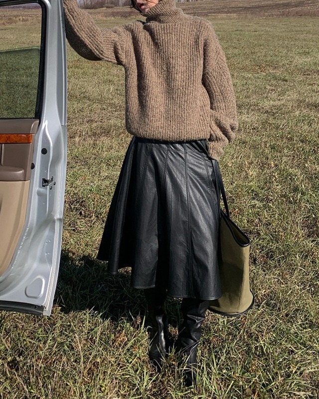 フェイクレザーフレアスカート　A25224