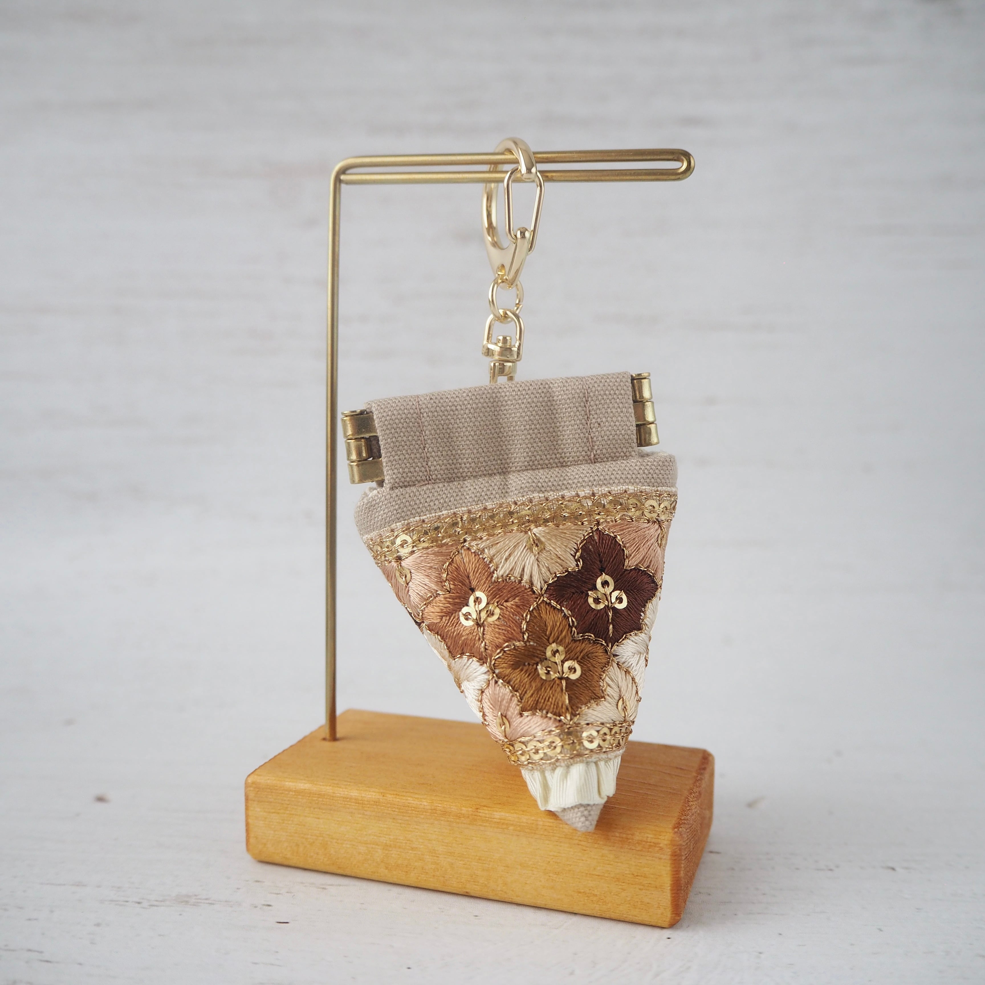 インド刺繍リボン ミニテトラポーチ | Link.hand-made インド刺繍ポーチ