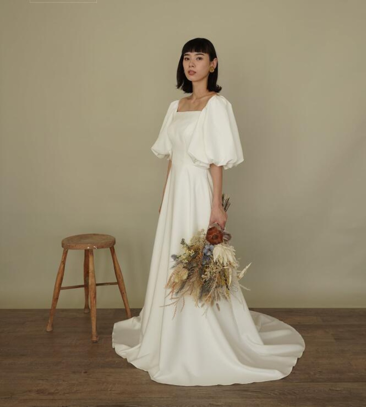 ロングドレス パフスリーブ ボートネック ファスナー ロングトレーン  