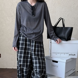 round neck sheer cut and sew top J00023