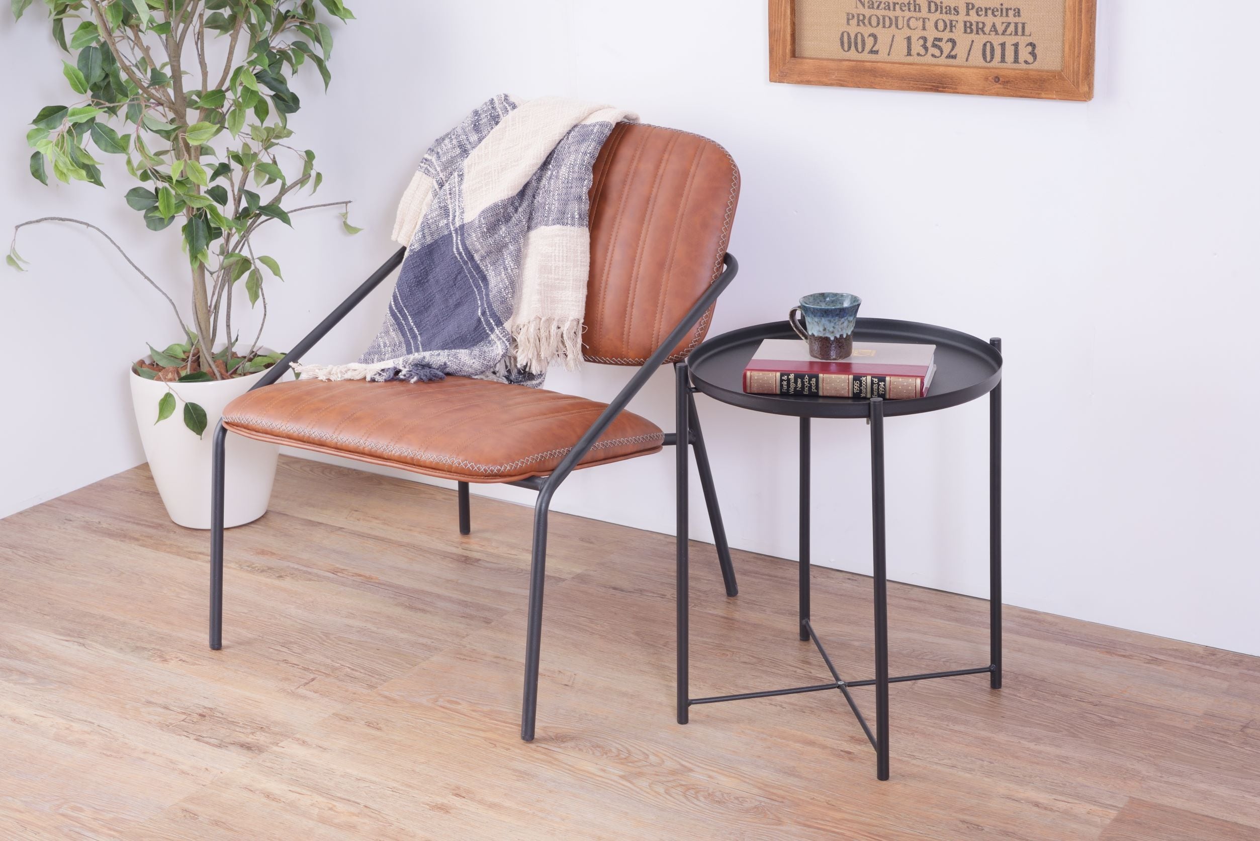 北欧家具　サイドテーブル　トレイ　シンプルデザイン　モダン　ラウンドテーブル