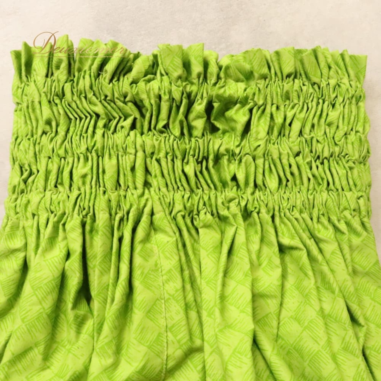 フラダンス 衣装 ALOHA FABRICS アロハファブリック パウスカート グリーン系 ラウアエ柄 植物柄 ハワイアンプリント ハワイアン アロハ フラ ダンス レッスン 練習 ハワイアンダンス ブラウン系 黄緑 茶 シングル スカート フレア 華やか 鮮やか かわいい おしゃれ