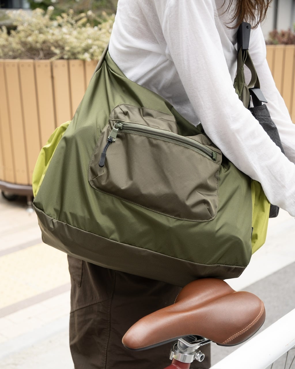 NYLON SHOULDER BAG MULTI OLIVE | What's up?