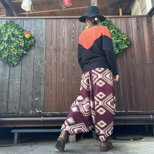 ヤクアラジンパンツ