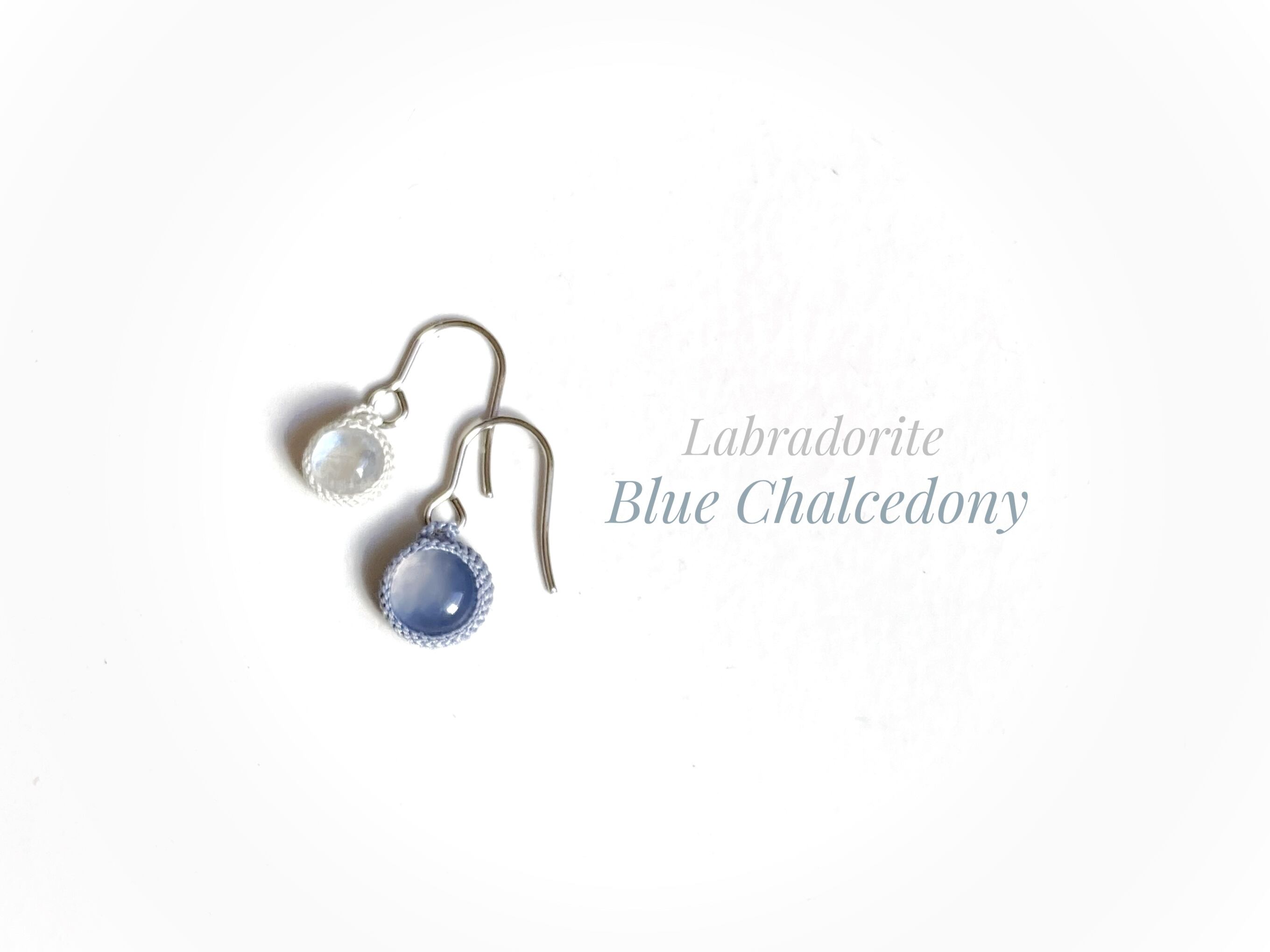ブルーカルセドニー+ホワイトラブラドライト crochet earrings