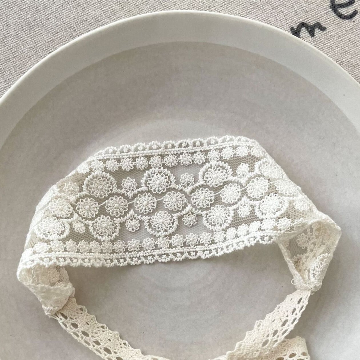 バックリボンレースヘアバンド