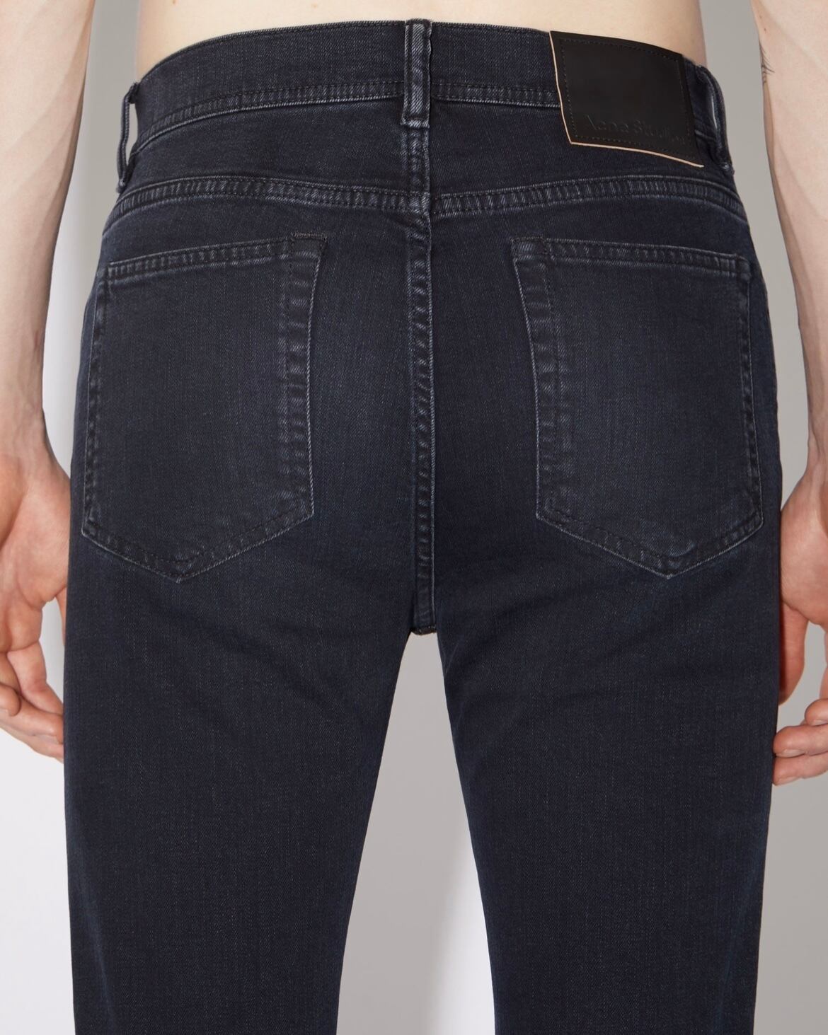 Acne Studios Men】スリムフィットジーンズ(NORTH BLUE BLACK