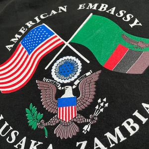 【HANES】XL ビッグサイズ Tシャツ メキシコ製 アメリカ大使館 ザンビア U.S. Embassy Zambia ワンポイントロゴ バックプリント 国旗 BEEFY-T 半袖 US古着