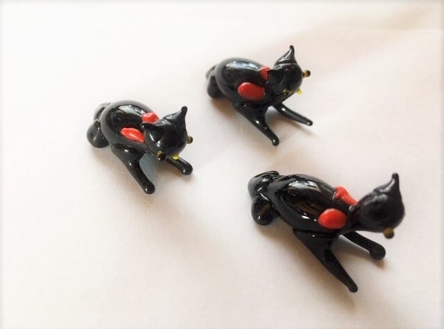 ガラスの黒猫3匹 豆ねこ ヴィンテージ ミニチュアガラス細工