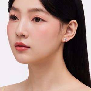 おしゃれ ダイヤモンド キラキラ フラワー ピアス