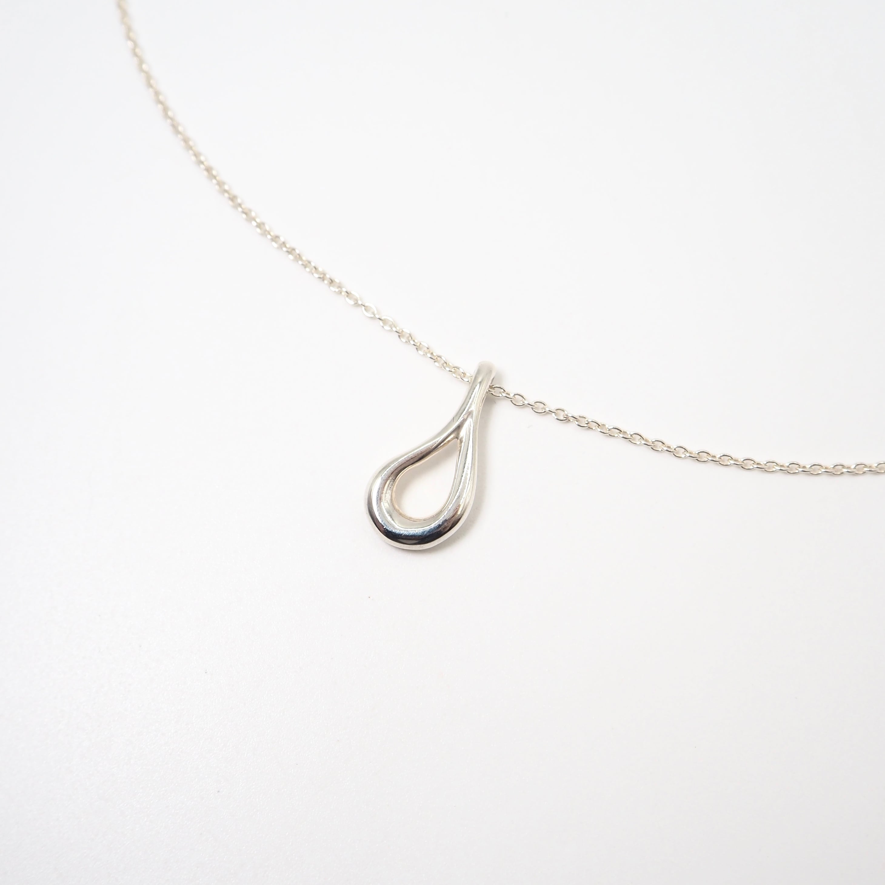美品　Tiffany&Co.ティファニー　ティアドロップネックレス925 正規品 Tiffany&Co. オープンティアドロップ ネックレス シルバー925