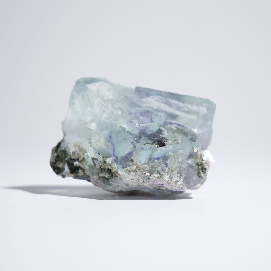 中国 ヤオガンシャン産 フローライト/水晶 共生 鉱物標本 中国 ヤオガンシャン産 フローライト 水晶共生 | 今林商店