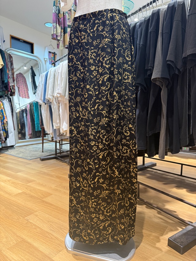 80〜90’s EUR Antique Floral Viscose Skirt