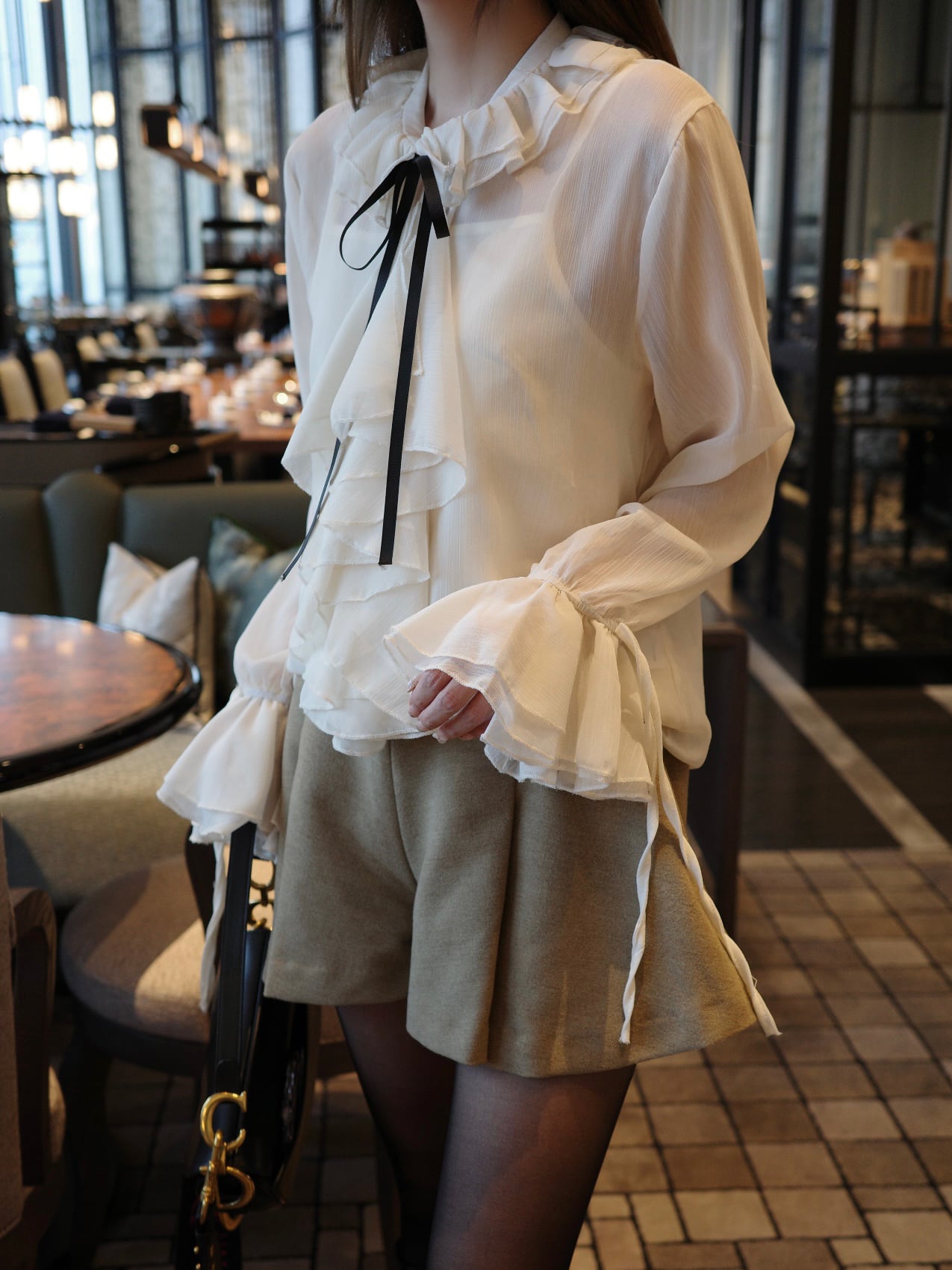 Classical blouse/ ivory (11月中旬〜下旬頃お届け予定)